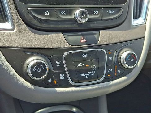 Used 2017 Chevrolet Malibu LT w/ Leather Package image 15