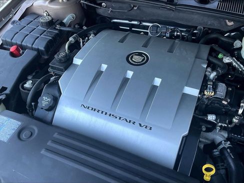 Used 2006 Cadillac DTS w/ Sun And Sound Package image 28