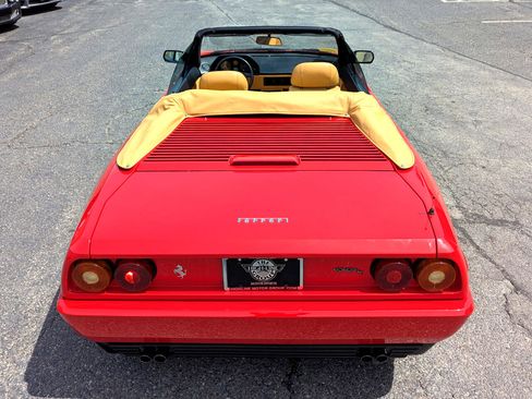 Used 1989 Ferrari Mondial Cabriolet image 10