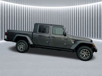 New 2026 Jeep Gladiator Sport
