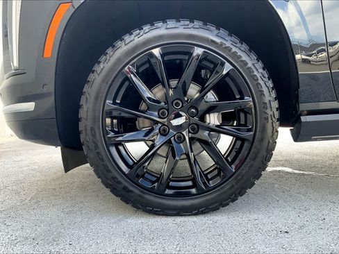 Used 2025 Cadillac Escalade Premium Luxury AWD/4WD image 8
