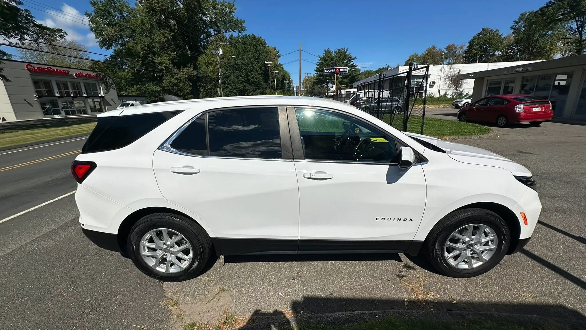Used 2022 Chevrolet Equinox LT w/ Driver Convenience Package AWD/4WD image 4