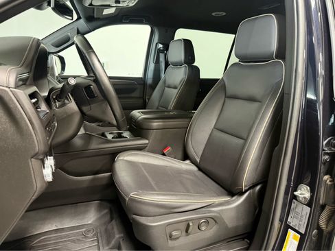 Used 2023 GMC Yukon XL SLT AWD/4WD image 13