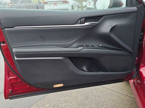 Certified 2018 Toyota Camry XLE image 23