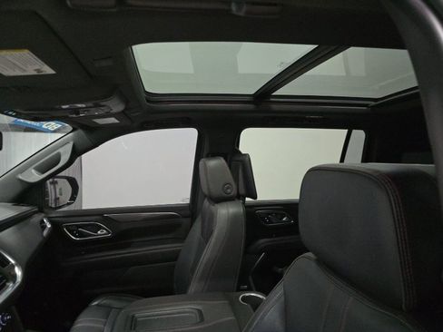 Used 2021 Chevrolet Suburban RST w/ Luxury Package image 10