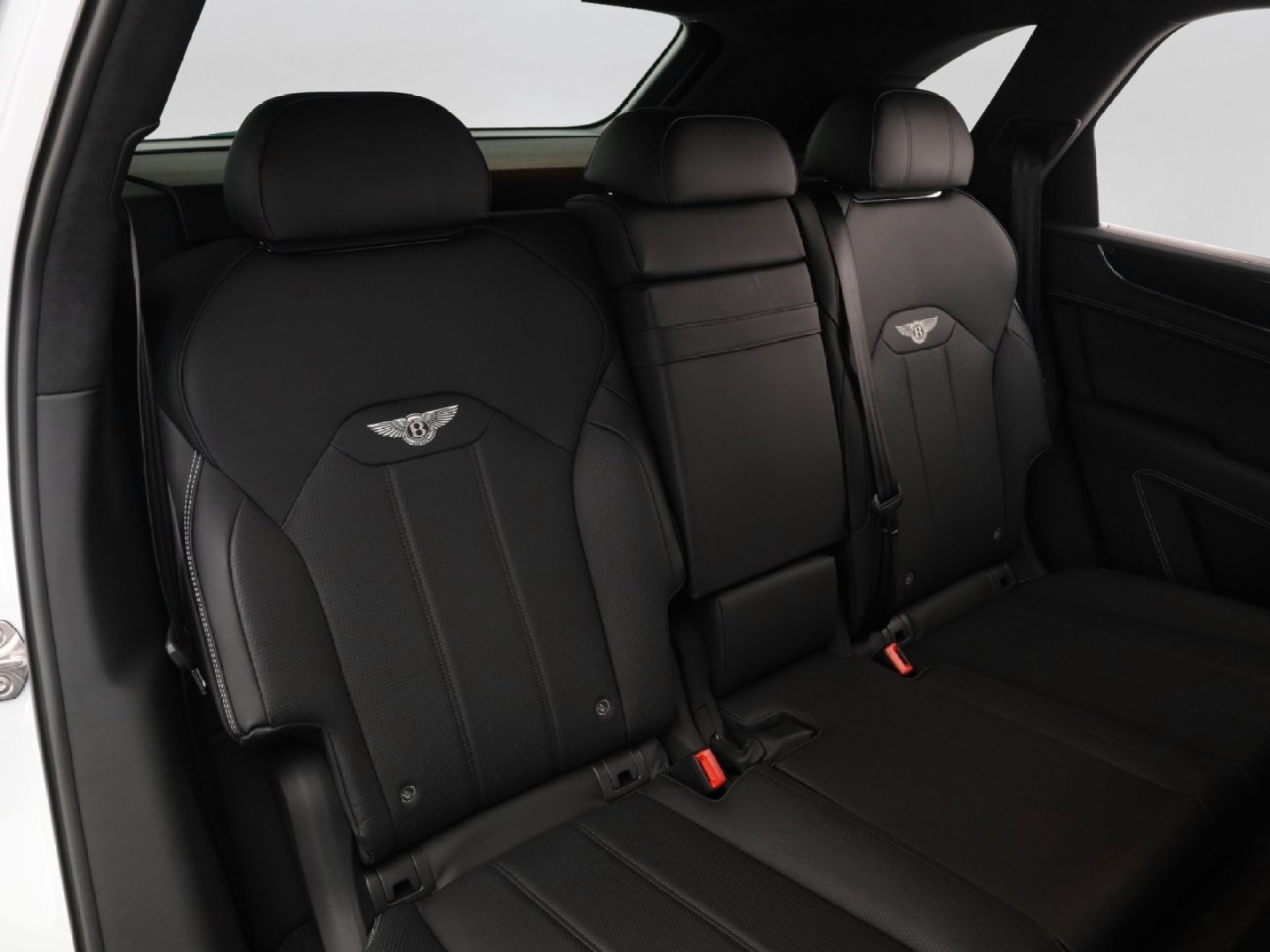 Used 2024 Bentley Bentayga AWD/4WD image 27