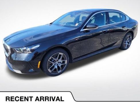 Used 2026 BMW 530i xDrive w/ Premium Package image 1