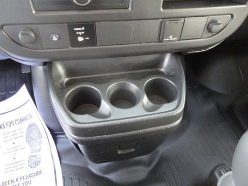 Used 2015 GMC Savana 2500 image 7