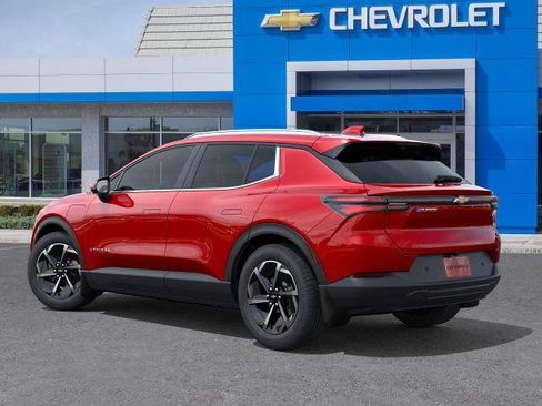 New 2026 Chevrolet Equinox EV LT image 3