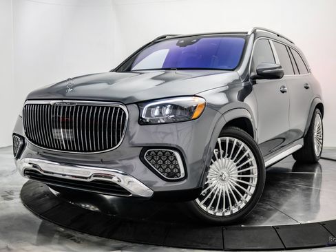 Used 2024 Mercedes-Benz Maybach GLS 600 4MATIC image 5