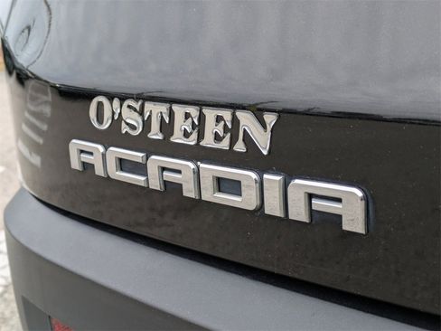 Used 2018 GMC Acadia SLE image 13