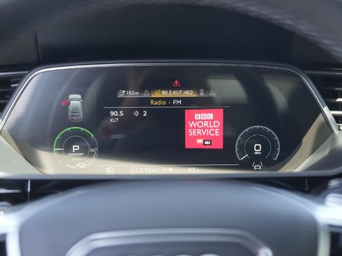 Certified 2023 Audi e-tron S Prestige image 14