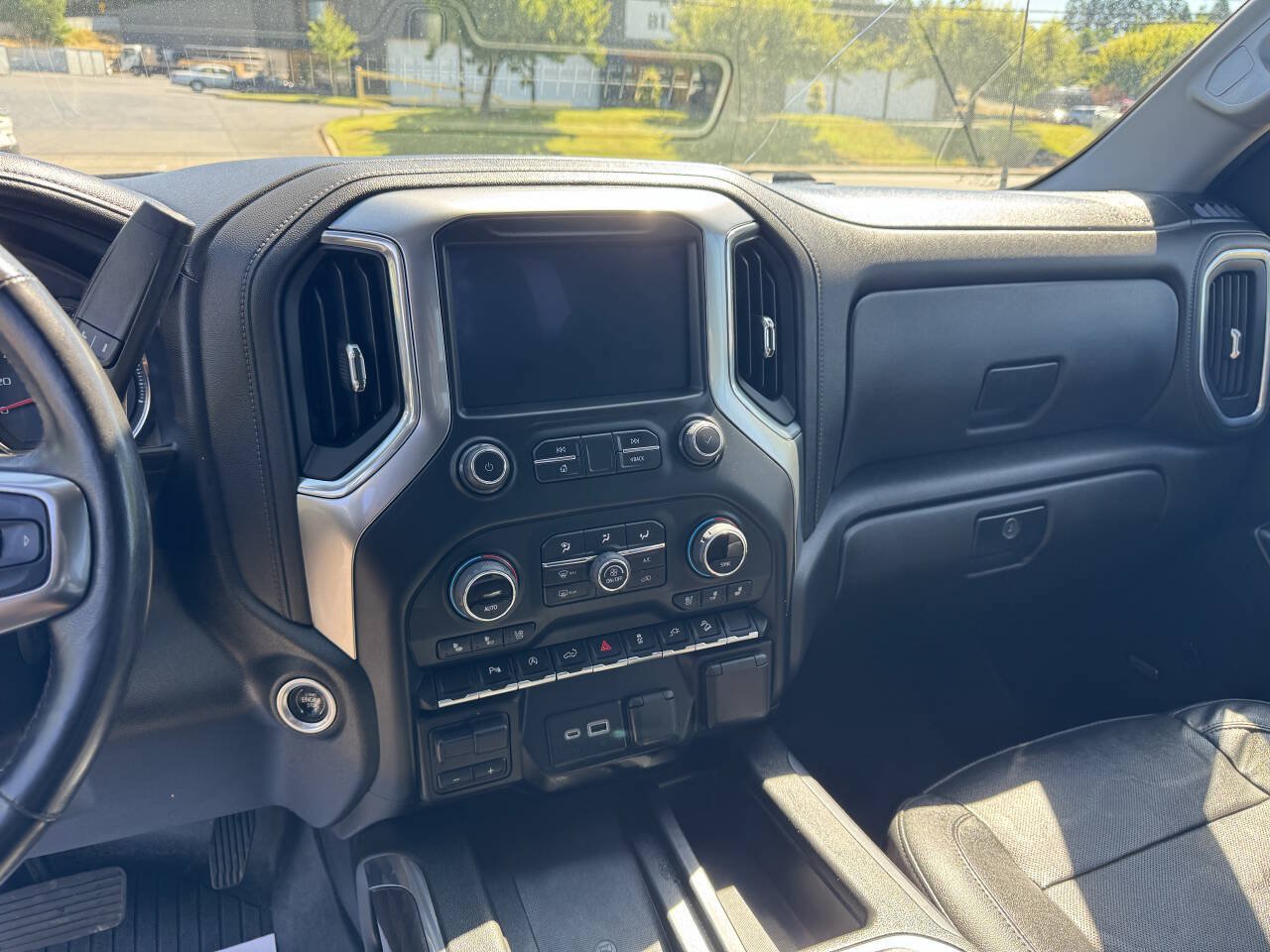 Used 2022 Chevrolet Silverado 1500 LTZ AWD/4WD image 13
