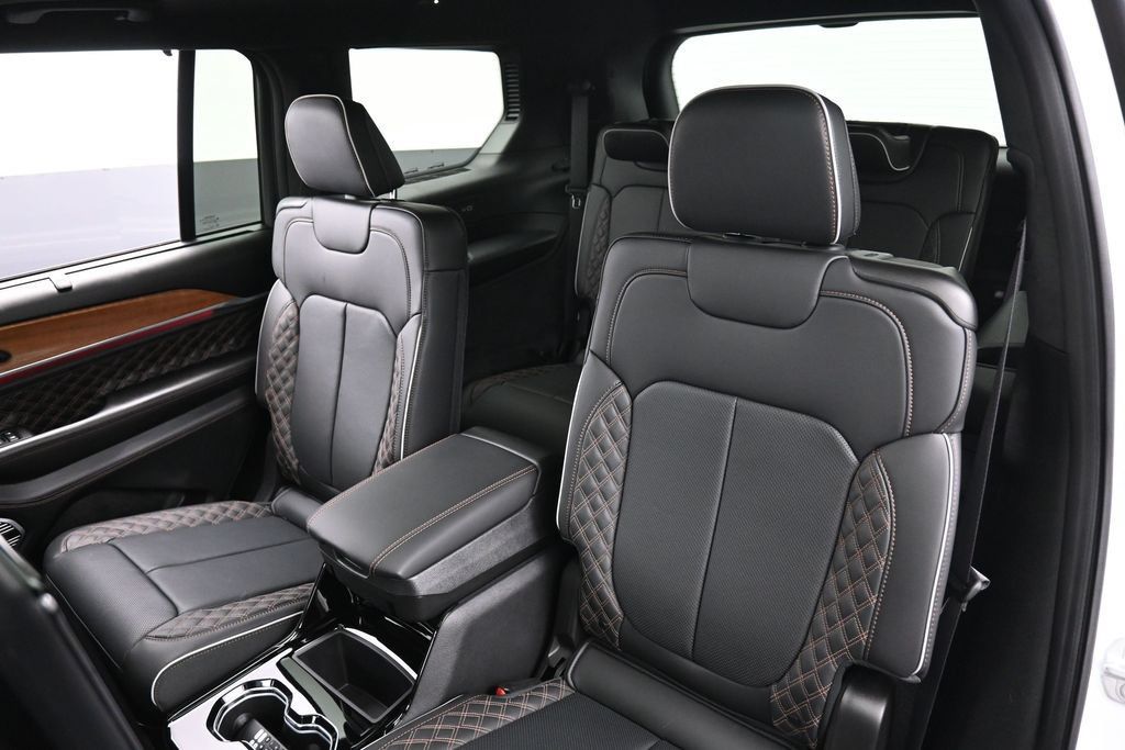 Used 2025 Jeep Grand Cherokee L Summit AWD/4WD image 26