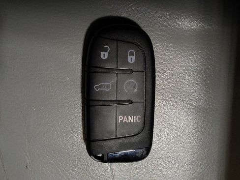 Used 2018 Jeep Compass Limited w/ Navigation Group image 32