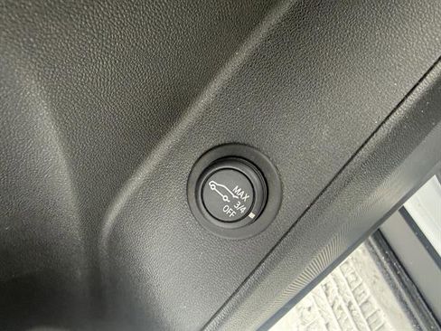 Used 2023 Chevrolet Equinox LT image 28