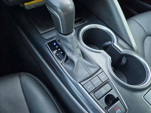 Used 2020 Toyota Camry XSE FWD image 8