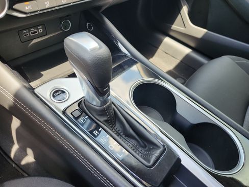 Used 2023 Nissan Altima 2.5 SV FWD image 14