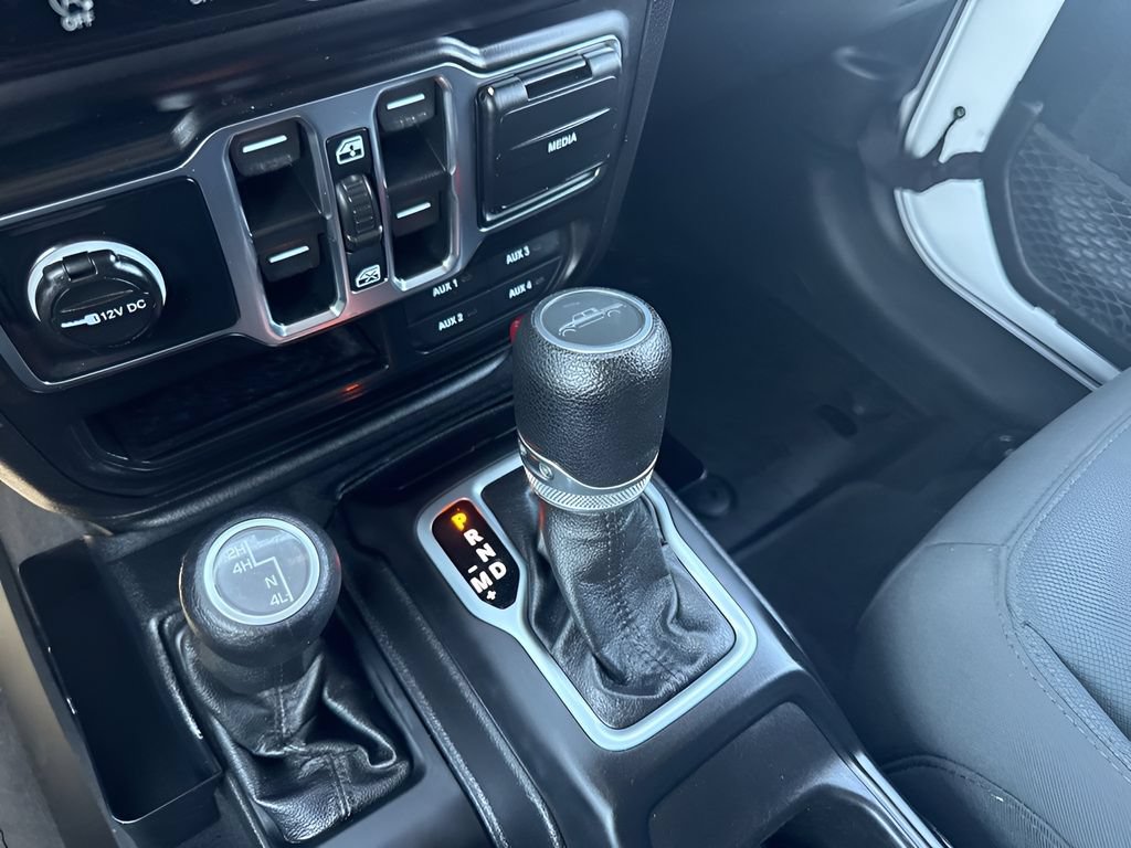 Used 2021 Jeep Gladiator Sport AWD/4WD image 16