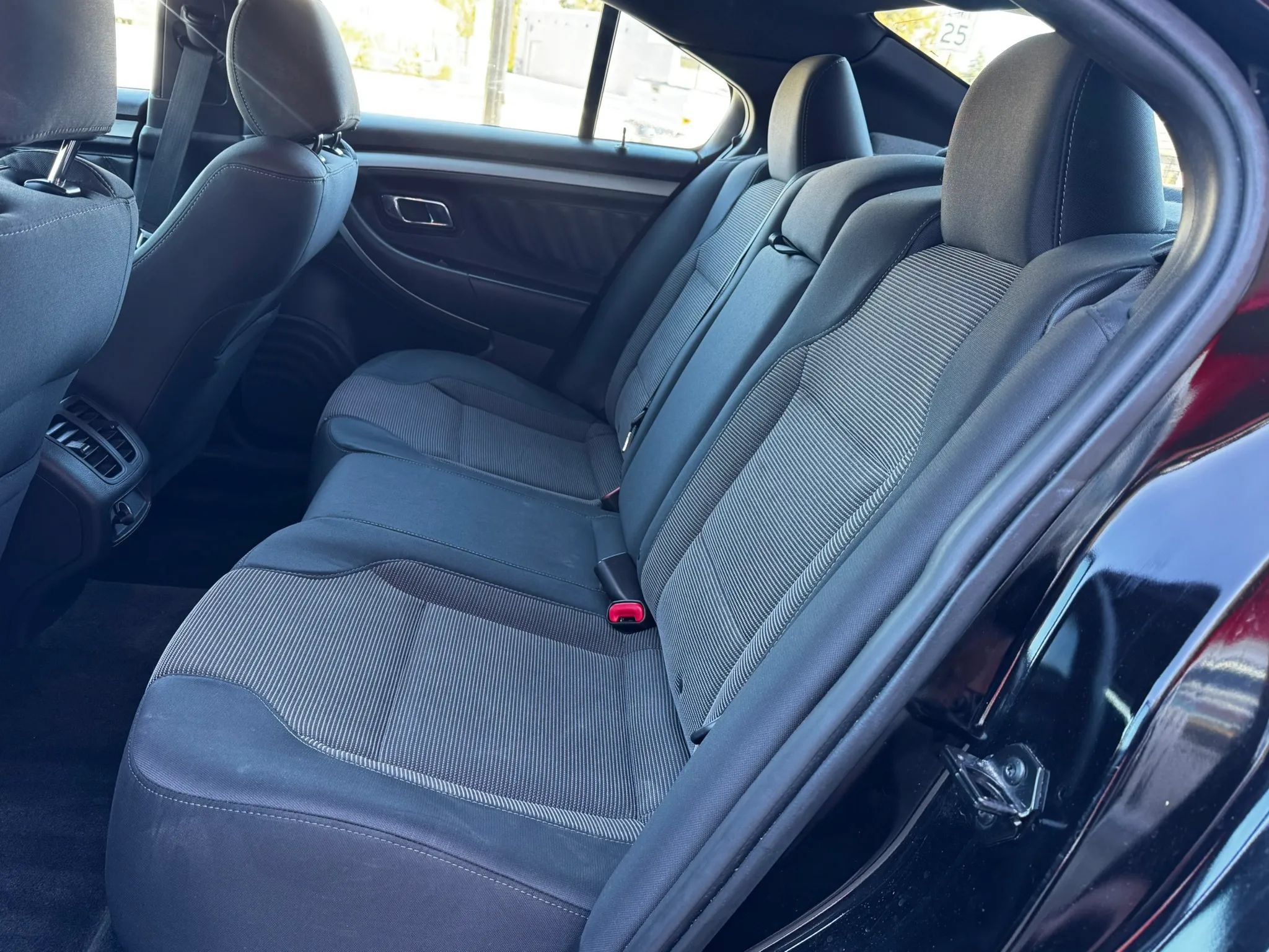 Used 2017 Ford Taurus SEL w/ Equipment Group 201A FWD image 17
