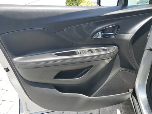 Used 2022 Buick Encore Preferred AWD/4WD image 16
