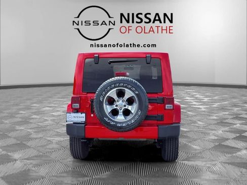Used 2018 Jeep Wrangler Unlimited Sahara AWD/4WD image 24