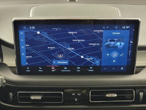 Used 2023 Lincoln Nautilus Reserve AWD/4WD image 21