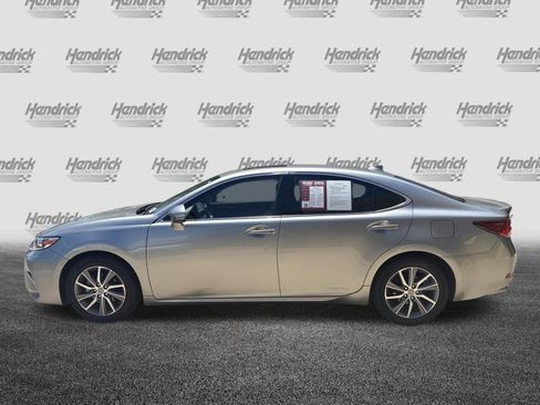 Used 2017 Lexus ES 300h w/ Luxury Package FWD image 7