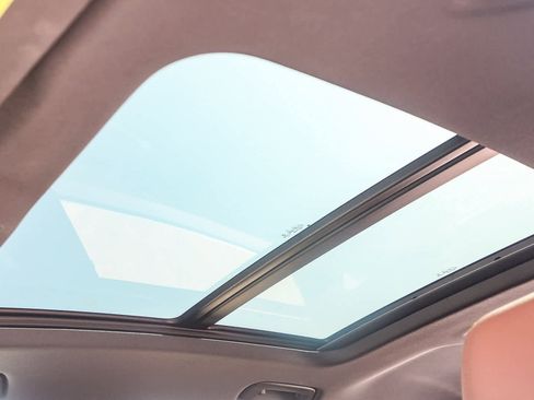 Used 2022 Audi e-tron Premium image 35