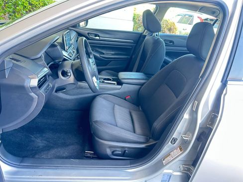 Used 2024 Nissan Altima 2.5 SV image 36