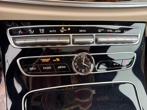 Used 2017 Mercedes-Benz E 300 image 20