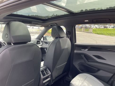 New 2026 Volkswagen Tiguan SE R-Line FWD image 13