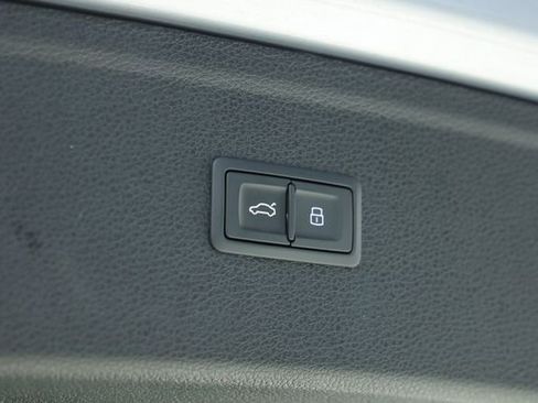 Used 2025 Audi Q5 2.0T Premium image 39