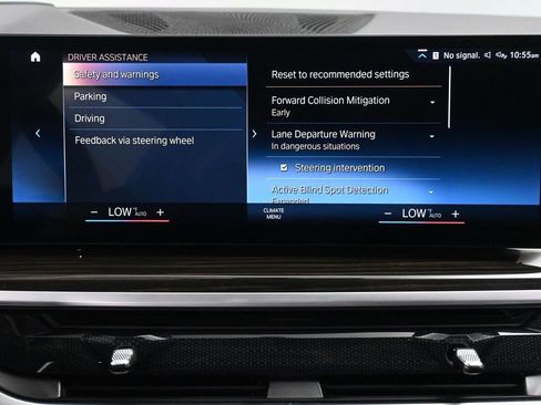 Used 2023 BMW X7 xDrive40i w/ Premium Package AWD/4WD image 39