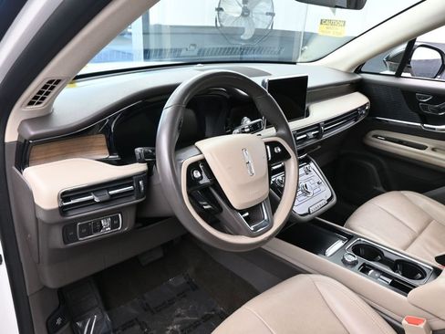 Used 2022 Lincoln Corsair Reserve image 10