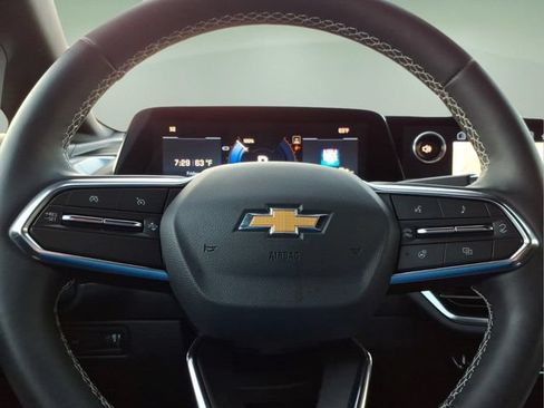 Used 2025 Chevrolet Equinox EV LT w/ Convenience Package FWD image 23