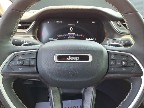 Used 2023 Jeep Grand Cherokee Limited w/ Luxury Tech Group II image 28