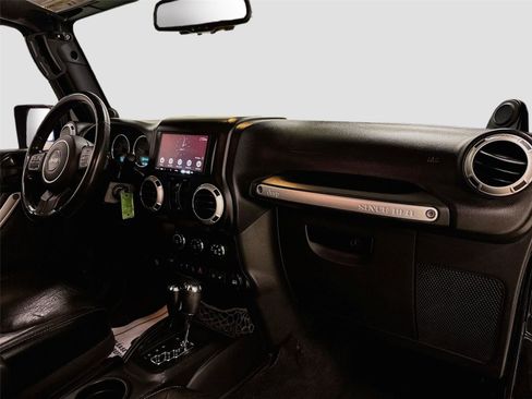 Used 2013 Jeep Wrangler Unlimited Sahara w/ Connectivity Group AWD/4WD image 24