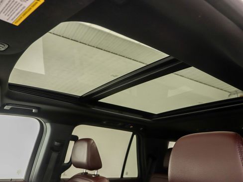 Used 2023 Ford Expedition Limited image 23