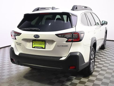 Used 2025 Subaru Outback Premium image 6