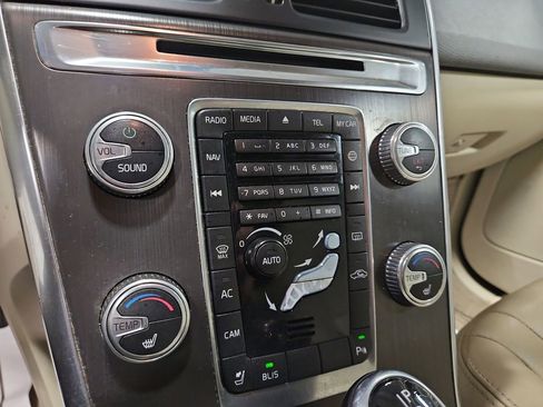 Used 2016 Volvo XC60 T6 image 22