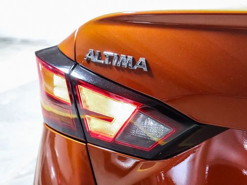 Used 2022 Nissan Altima 2.5 SR FWD image 11