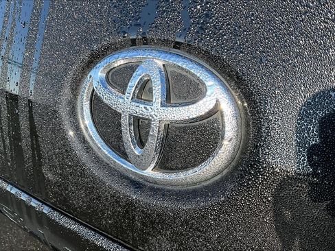 Used 2014 Toyota Sienna XLE image 30