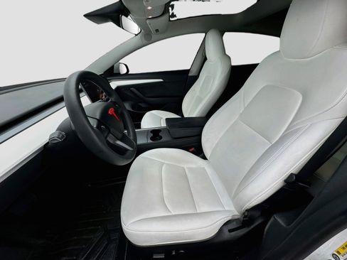Used 2023 Tesla Model 3 Standard Range RWD image 13