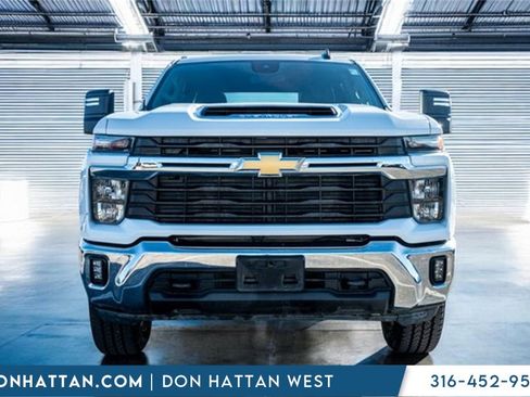Used 2024 Chevrolet Silverado 2500 LT image 37