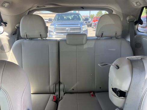 Used 2012 Toyota Sienna XLE w/ Premium Pkg FWD image 15