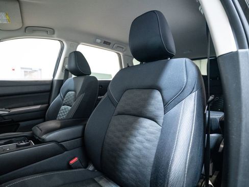 Used 2024 Nissan Pathfinder SV AWD/4WD image 6