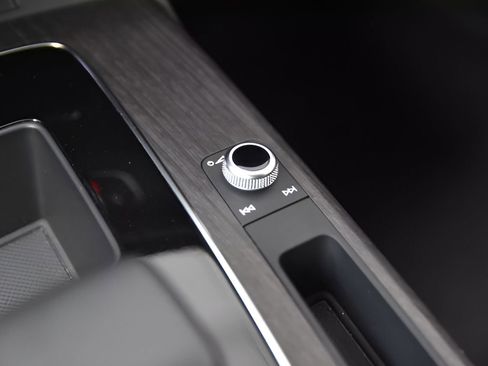 Used 2024 Audi Q5 2.0T Premium Plus image 23