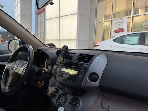 Used 2008 Toyota RAV4 Limited image 8