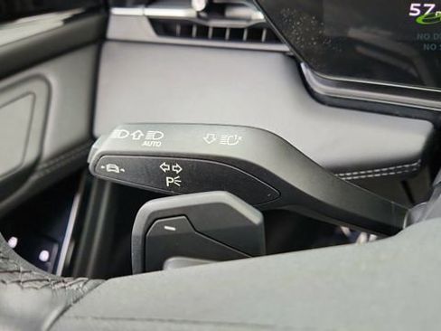 Used 2025 Audi A6 e-tron Premium Plus w/ Premium Plus RWD image 41